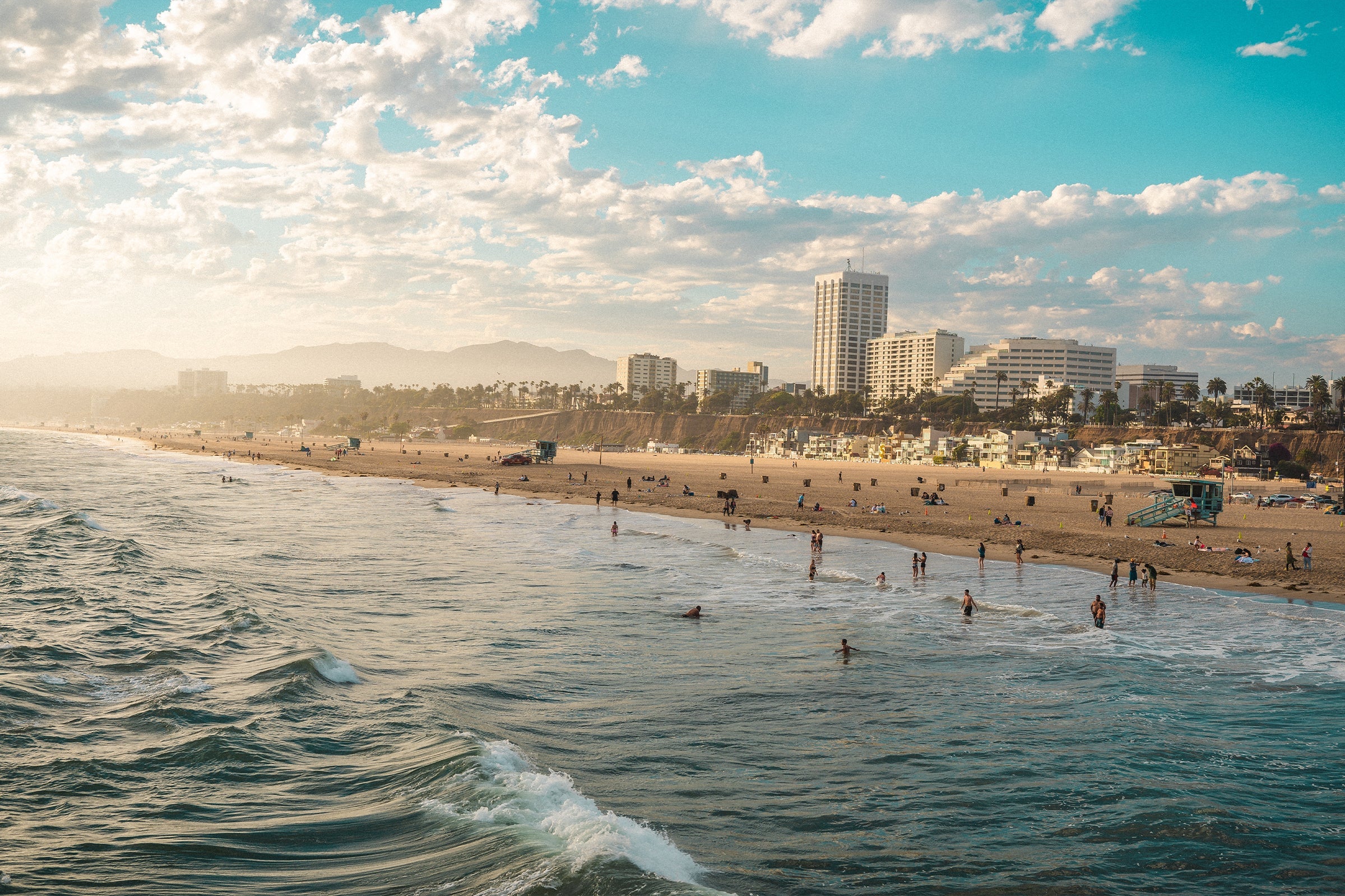 Cómo obtener un permiso eléctrico en la ciudad de Santa Mónica, California